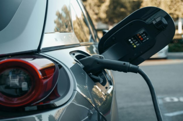 Driving Affordability: The Impact of Cheaper Batteries on EV Price Cuts